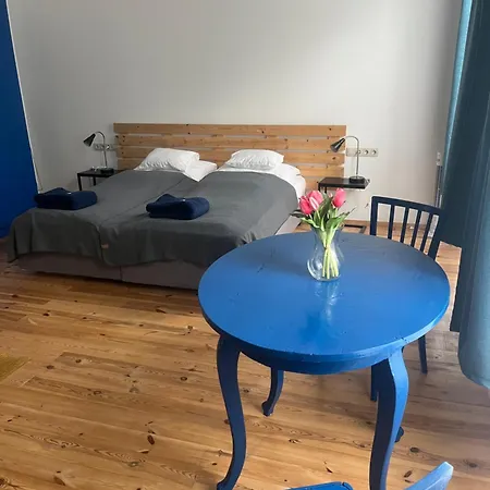 Varkeruelet 6 * Sarvar
