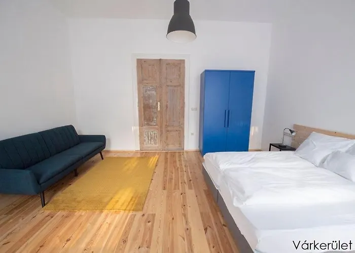 Appartamento Várkerület 6 *
