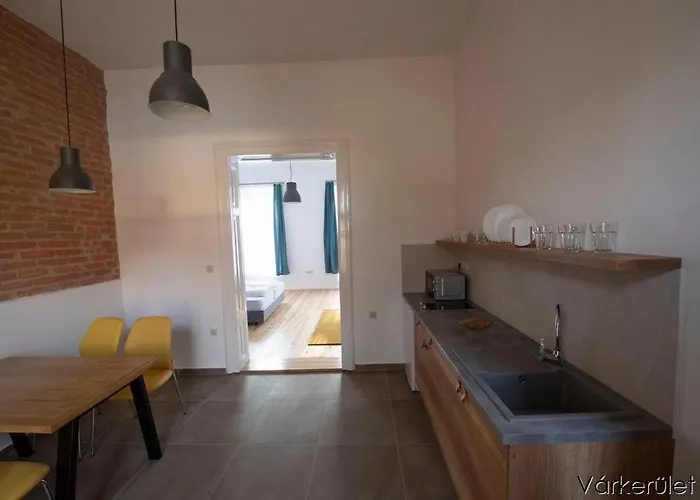 Appartamento Várkerület 6 *